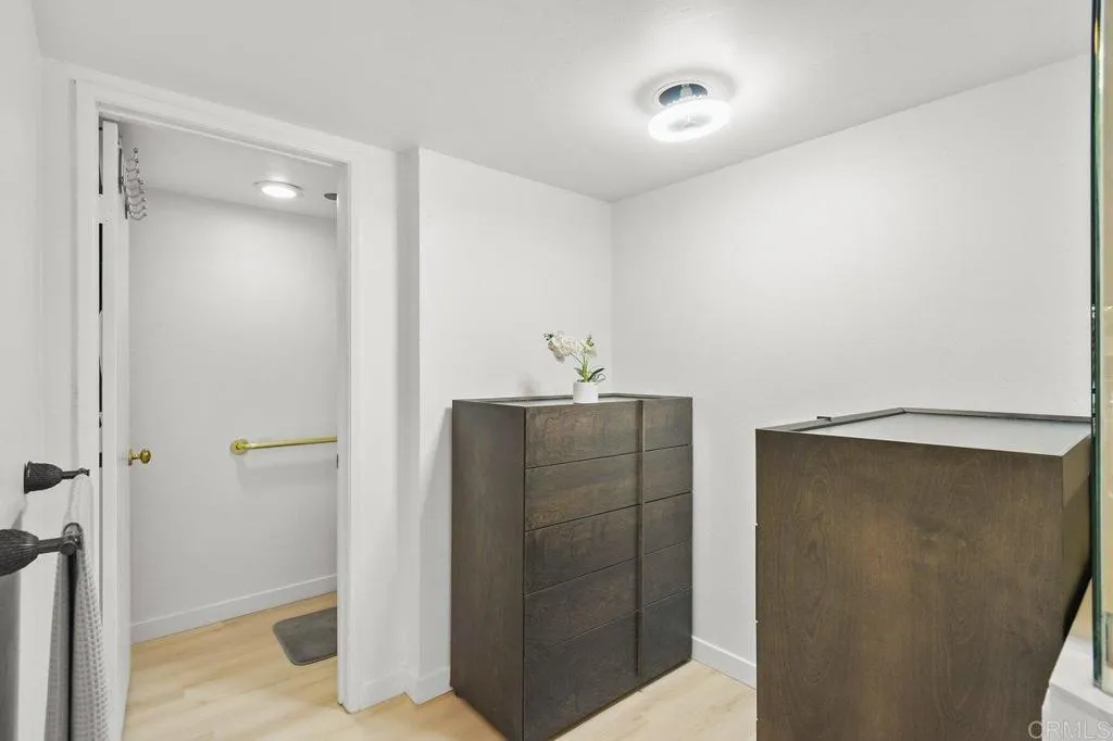 https://cdn.realtyfeed.com/cdn/127/306730617/32217e569b4e5b778ac77bf99134e0f3.webp