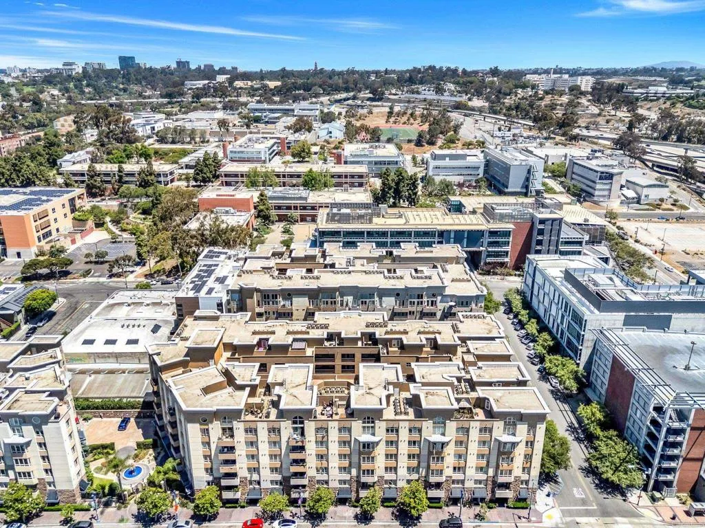 https://cdn.realtyfeed.com/cdn/127/306730642/5205f2c82a48e731f0bc1d8cb982b423.webp