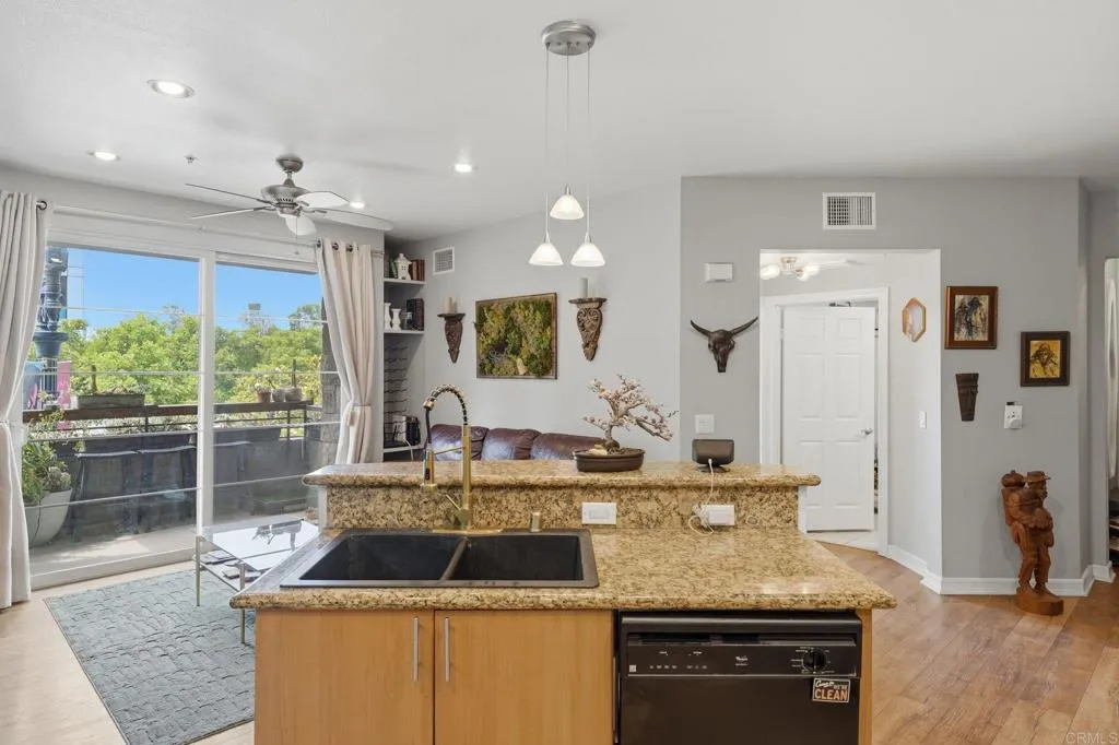 https://cdn.realtyfeed.com/cdn/127/306730642/e0da46d3617c14ef738b44a3afdc5914.webp