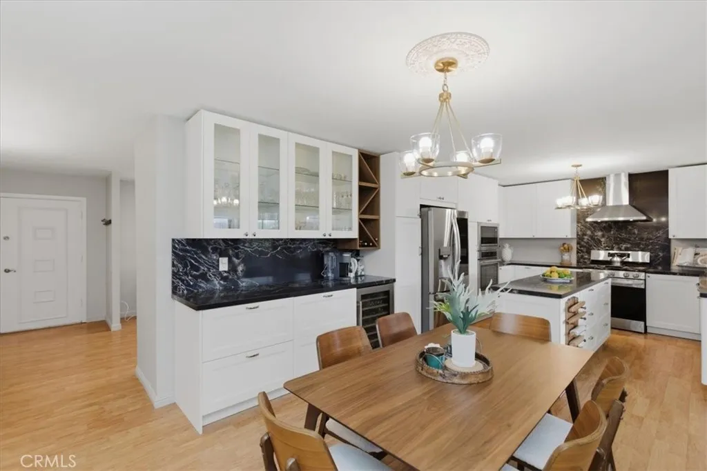 https://cdn.realtyfeed.com/cdn/127/306730704/2b45067f6840cf0c1c86f057b7a09cb0.webp