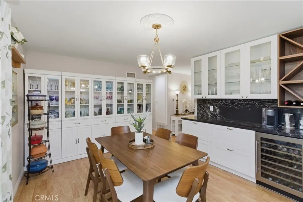 https://cdn.realtyfeed.com/cdn/127/306730704/86bcbd522eedb0a1fa325764a10fc141.webp