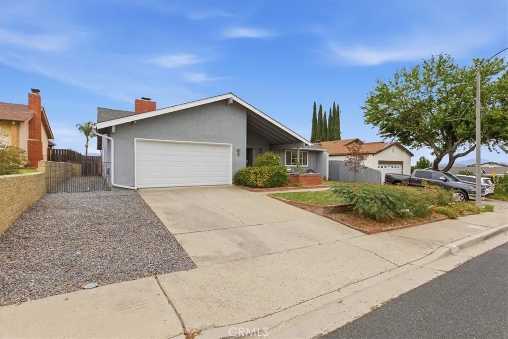 https://cdn.realtyfeed.com/cdn/127/306730704/8918996aa186265cf98e6236ca119ee9.webp