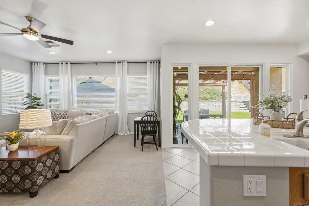 https://cdn.realtyfeed.com/cdn/127/306730739/09b33f7f7c811a14cb7ca7fd810524fb.webp