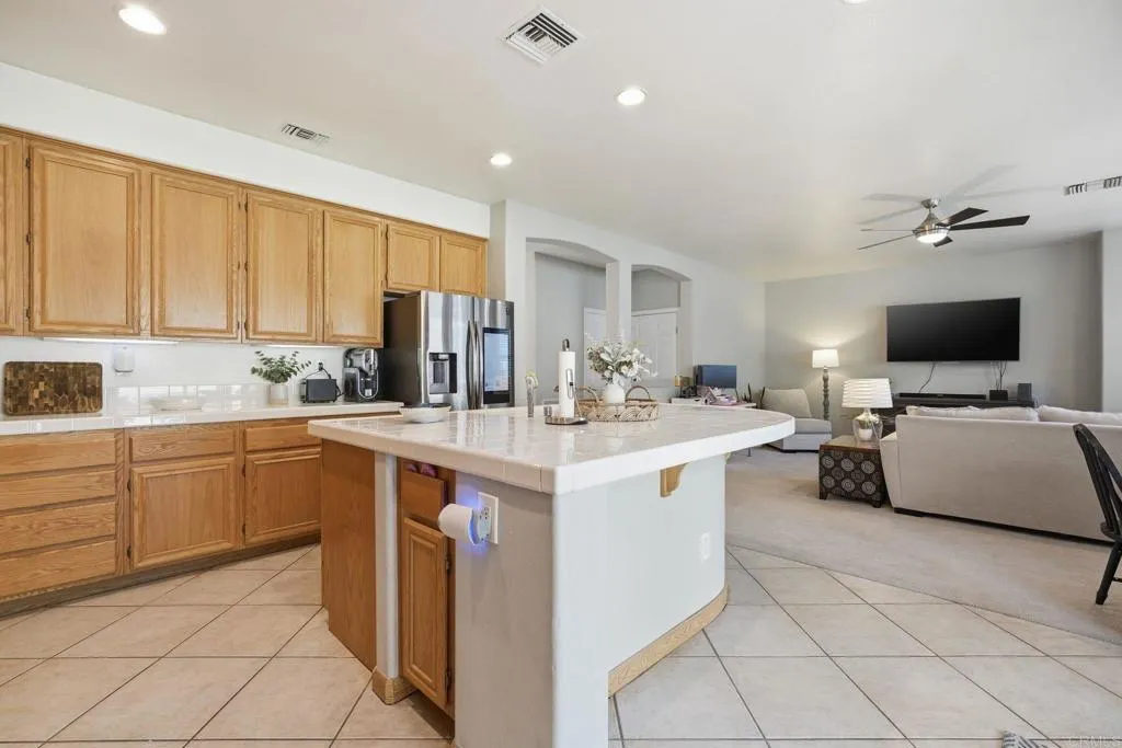 https://cdn.realtyfeed.com/cdn/127/306730739/9e94ede423822069b66e96bb6034142f.webp