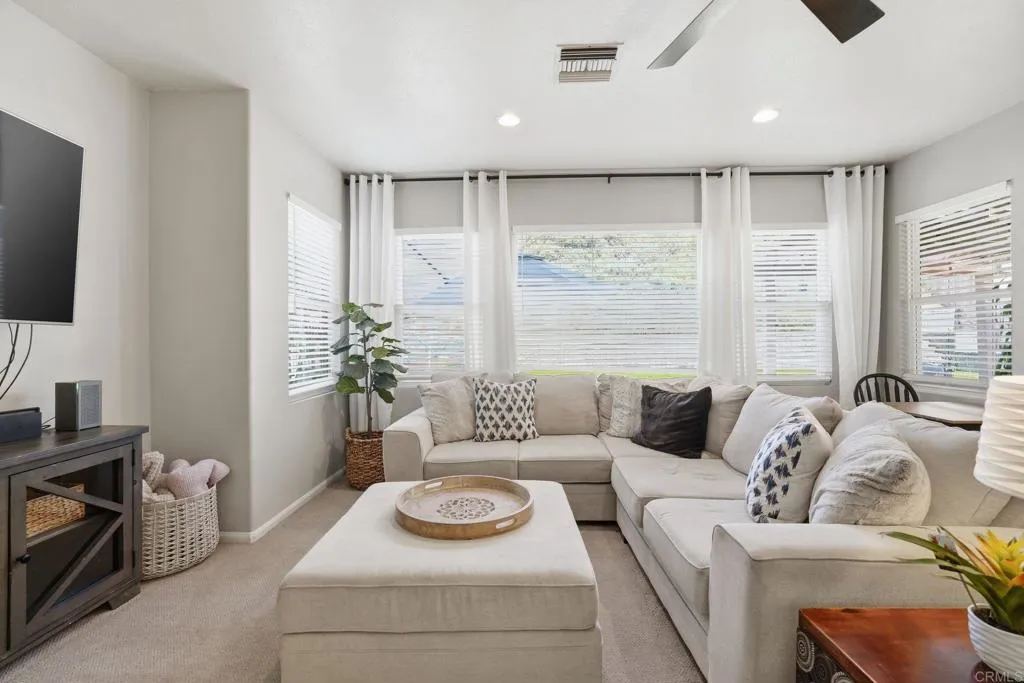 https://cdn.realtyfeed.com/cdn/127/306730739/db939fa5ef66b8e90abbbeac22df74a6.webp