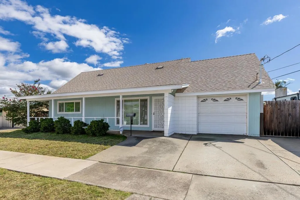 https://cdn.realtyfeed.com/cdn/127/306730773/370ece73921ae062b8b51420d76680eb.webp