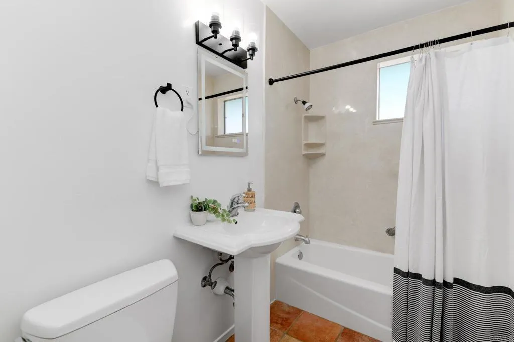https://cdn.realtyfeed.com/cdn/127/306730783/009f0125fa4dc6b1a1951d10b9a5f141.webp