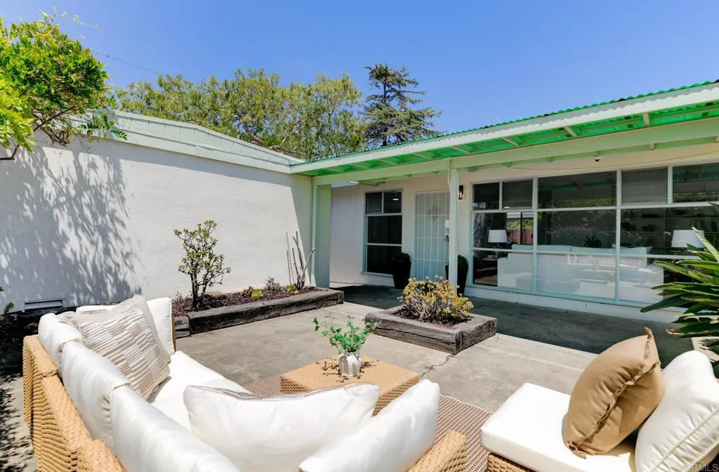 https://cdn.realtyfeed.com/cdn/127/306730783/50bd99eb4d00d85e3837d1c6f6754fd3.webp