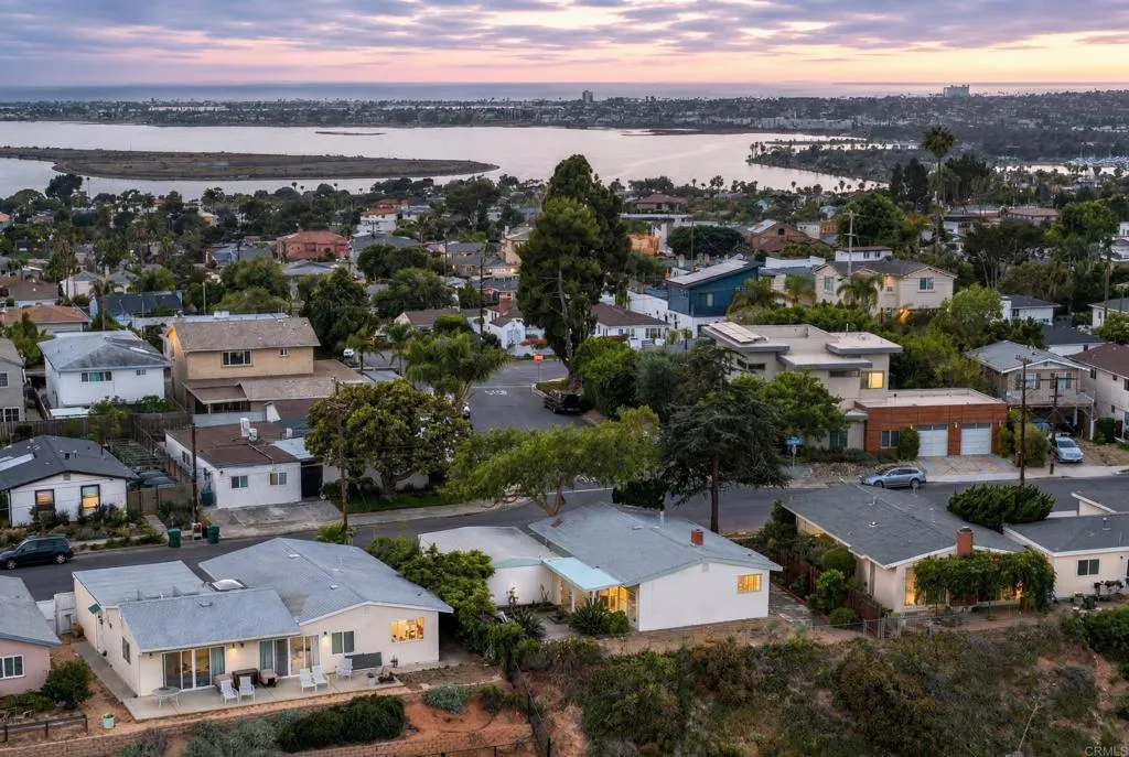 https://cdn.realtyfeed.com/cdn/127/306730783/ff13b46fc80ff42342ac986940e45f97.webp
