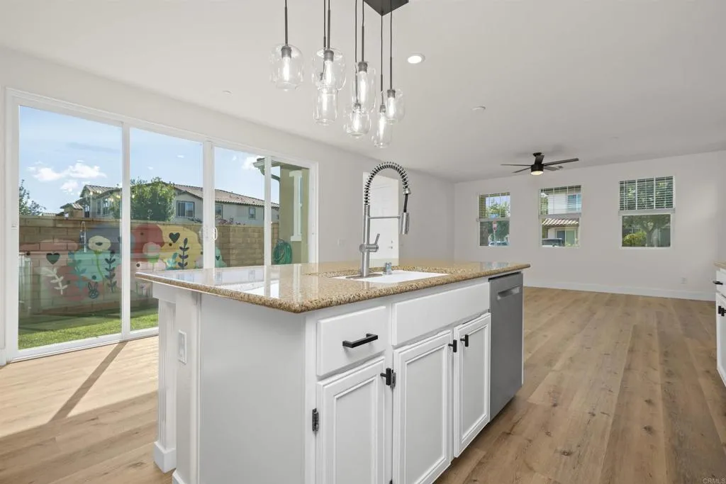https://cdn.realtyfeed.com/cdn/127/306730849/0762df82fbbf3313bade531fab4c98f5.webp