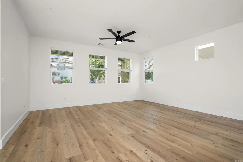 https://cdn.realtyfeed.com/cdn/127/306730849/2a05fe1f43bf1705af8030a72be2b67b.webp
