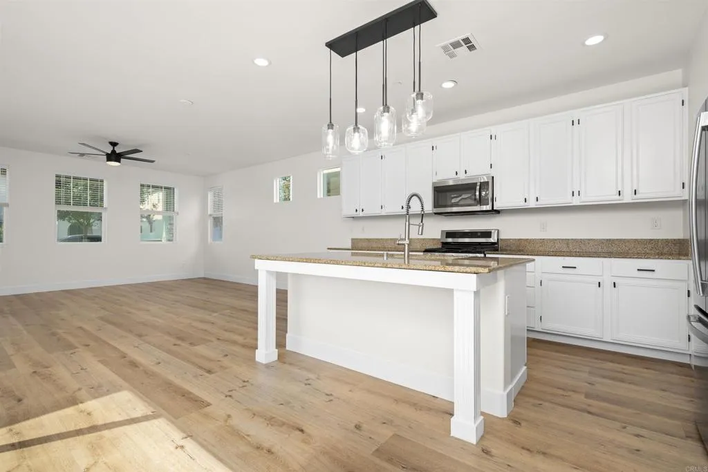 https://cdn.realtyfeed.com/cdn/127/306730849/538036814cb59062fe39d9b0f2a31af4.webp