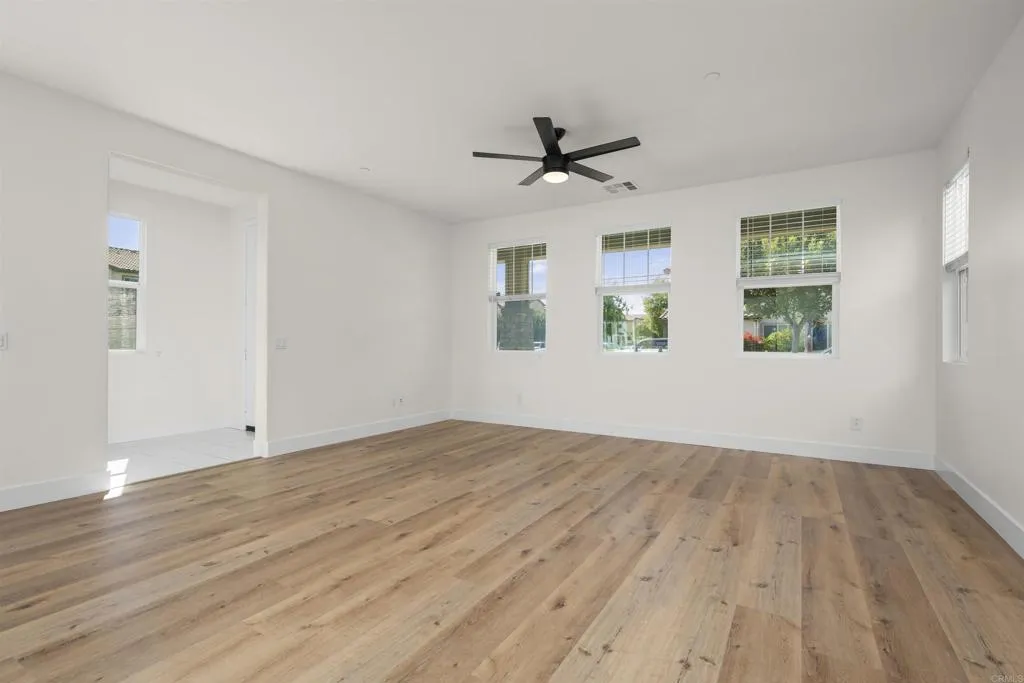 https://cdn.realtyfeed.com/cdn/127/306730849/aca57f0bf4de0d8e0693329e5243a2b3.webp