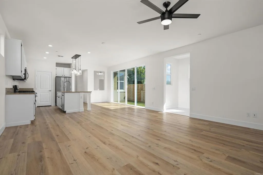 https://cdn.realtyfeed.com/cdn/127/306730849/bd9f8e5c40aa4d6b8cc3919c5c4d42ba.webp