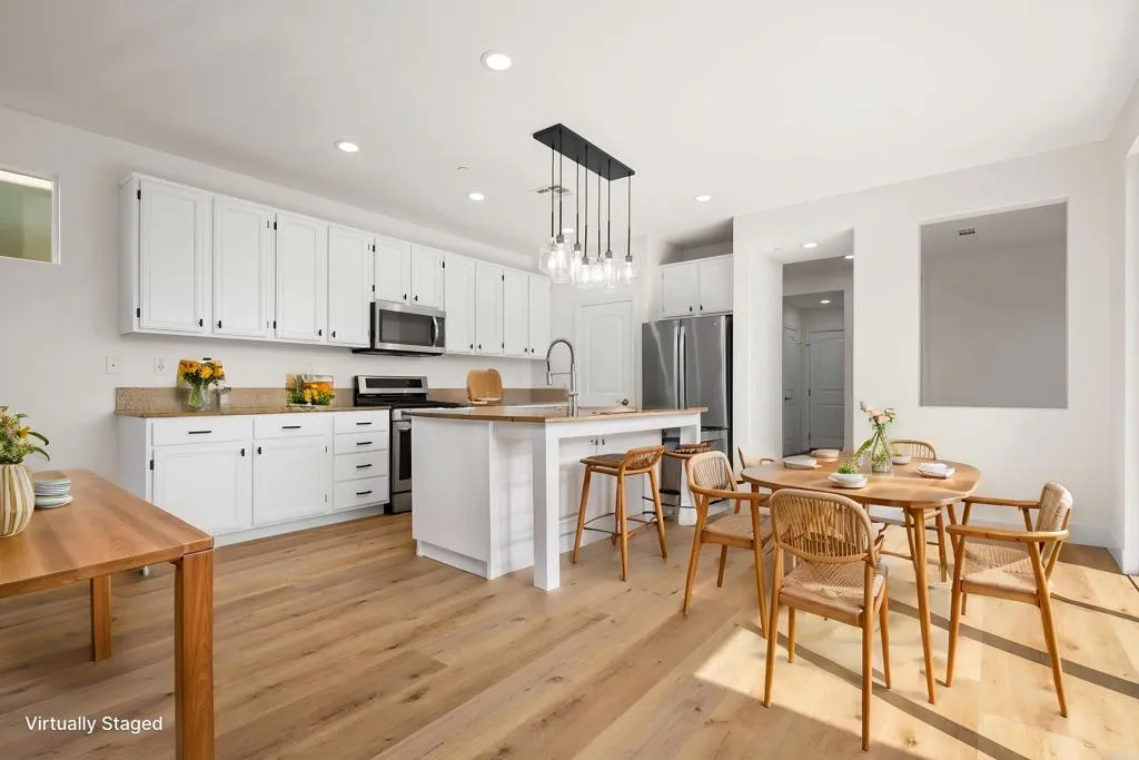 https://cdn.realtyfeed.com/cdn/127/306730849/c57e9468135f6c9218d95ff5dc9c5f31.webp