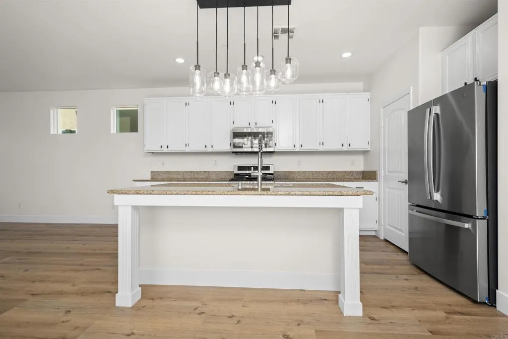 https://cdn.realtyfeed.com/cdn/127/306730849/e6ef134825b8cb883fce405b72adbd6f.webp