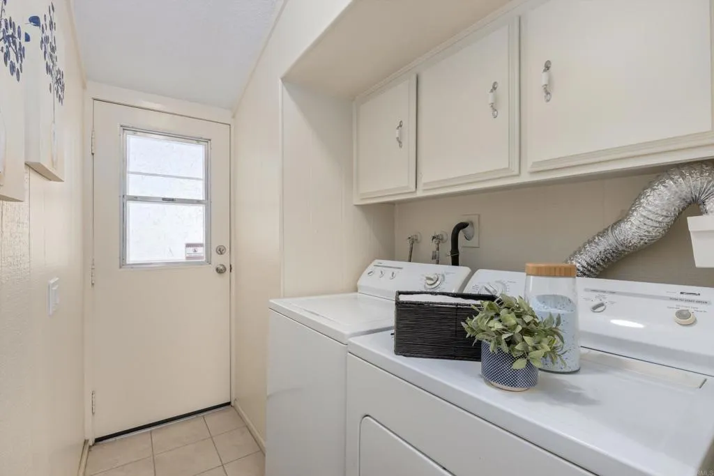 https://cdn.realtyfeed.com/cdn/127/306730876/2b72d1ce1d1ef367b486bc3625a7d892.webp