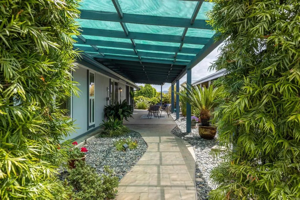 https://cdn.realtyfeed.com/cdn/127/306730876/e8122c44377bcc6184ba25cd53cb7b43.webp