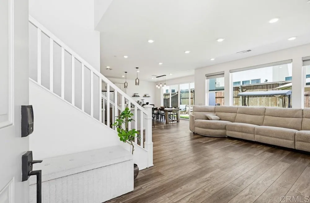https://cdn.realtyfeed.com/cdn/127/306730886/4f95026667ae351eb31a1c3a5e1eb282.webp