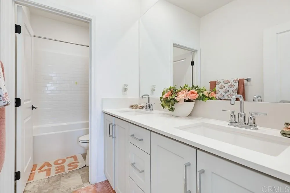 https://cdn.realtyfeed.com/cdn/127/306730886/edd0e6c32308f3cd5210873f023a02cc.webp