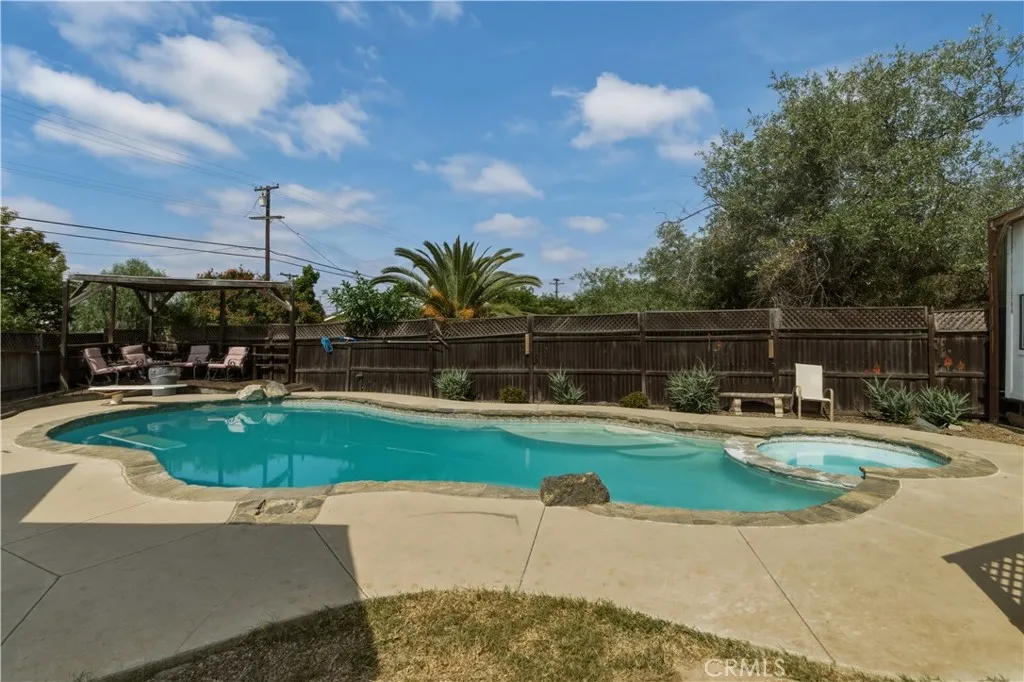 https://cdn.realtyfeed.com/cdn/127/306730894/0623b88378641132bc0a1b59ac59b056.webp