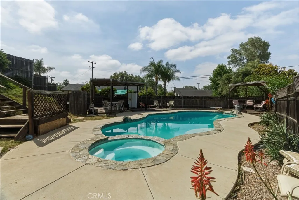 https://cdn.realtyfeed.com/cdn/127/306730894/24c3c4e73430c9b6f90729c23c91a122.webp
