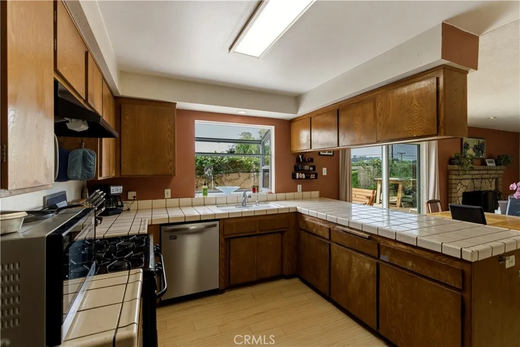 https://cdn.realtyfeed.com/cdn/127/306730894/76fbd727aa5f56c8b2935f1ff587a6cd.webp