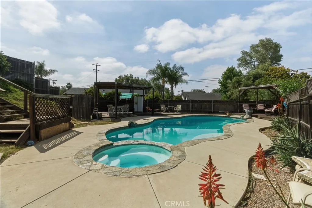 https://cdn.realtyfeed.com/cdn/127/306730894/801fe98d898ed4ccaf73225bce424934.webp