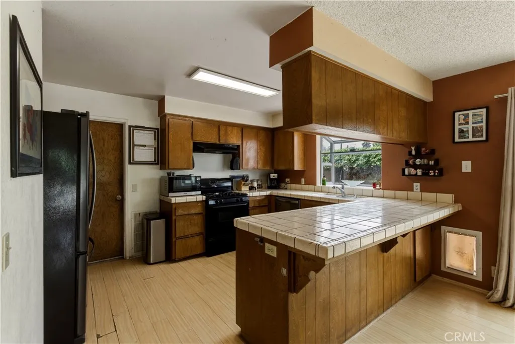 https://cdn.realtyfeed.com/cdn/127/306730894/88371458c397cd7d60639ecad11e1c19.webp