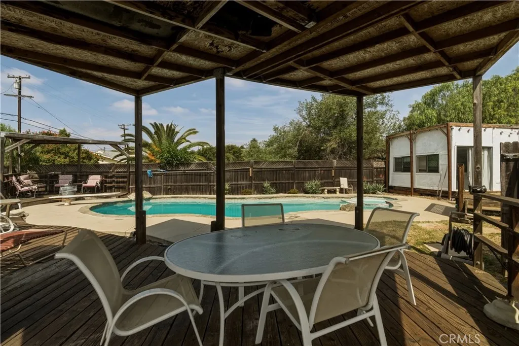 https://cdn.realtyfeed.com/cdn/127/306730894/984ca35183b7ce1c62fbd7f490d65ab3.webp