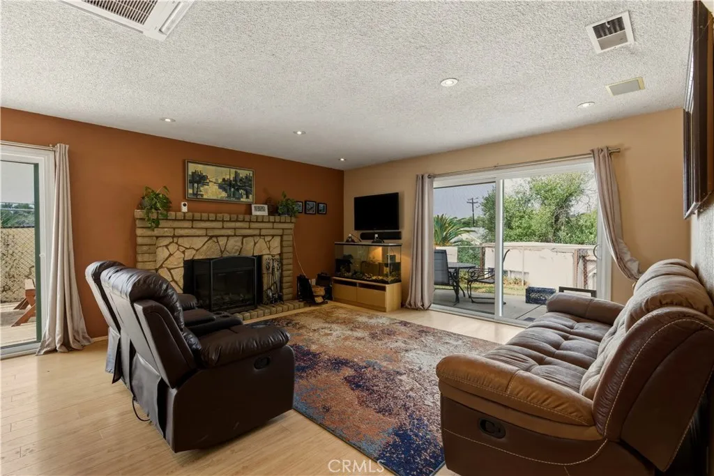 https://cdn.realtyfeed.com/cdn/127/306730894/a452a31f3405896d703ee0cf165a09d4.webp