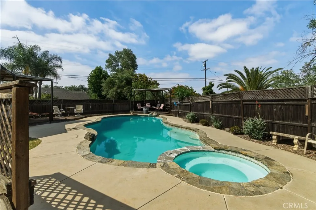 https://cdn.realtyfeed.com/cdn/127/306730894/b47e635e95465b748e3fab36ff37dd24.webp
