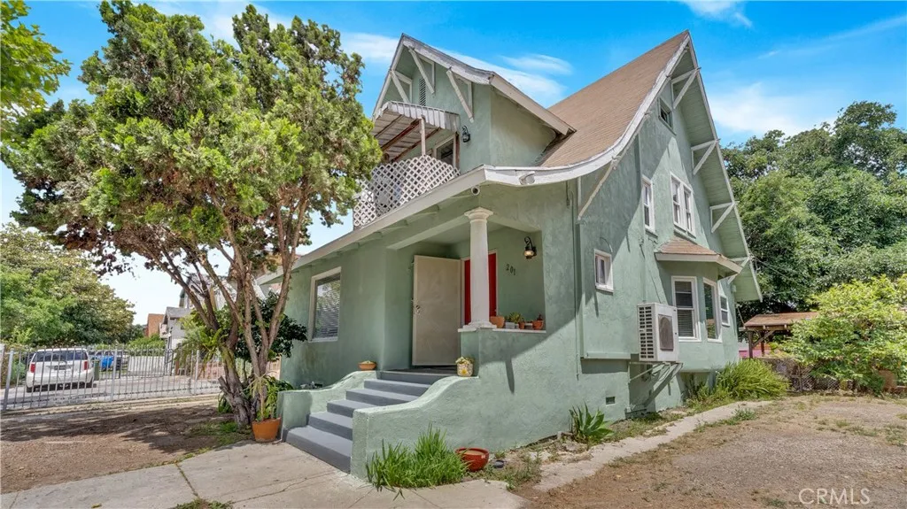 Los Angeles, CA 90037