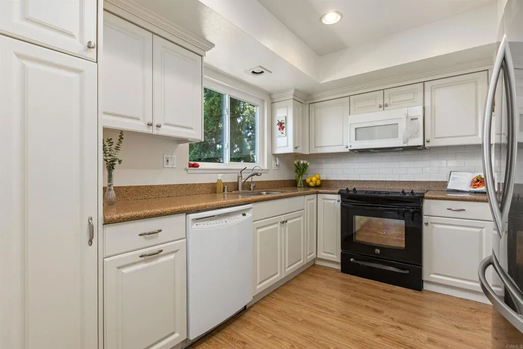 https://cdn.realtyfeed.com/cdn/127/306730903/79b56a724e1a8b7e7514a1ff5a005699.webp
