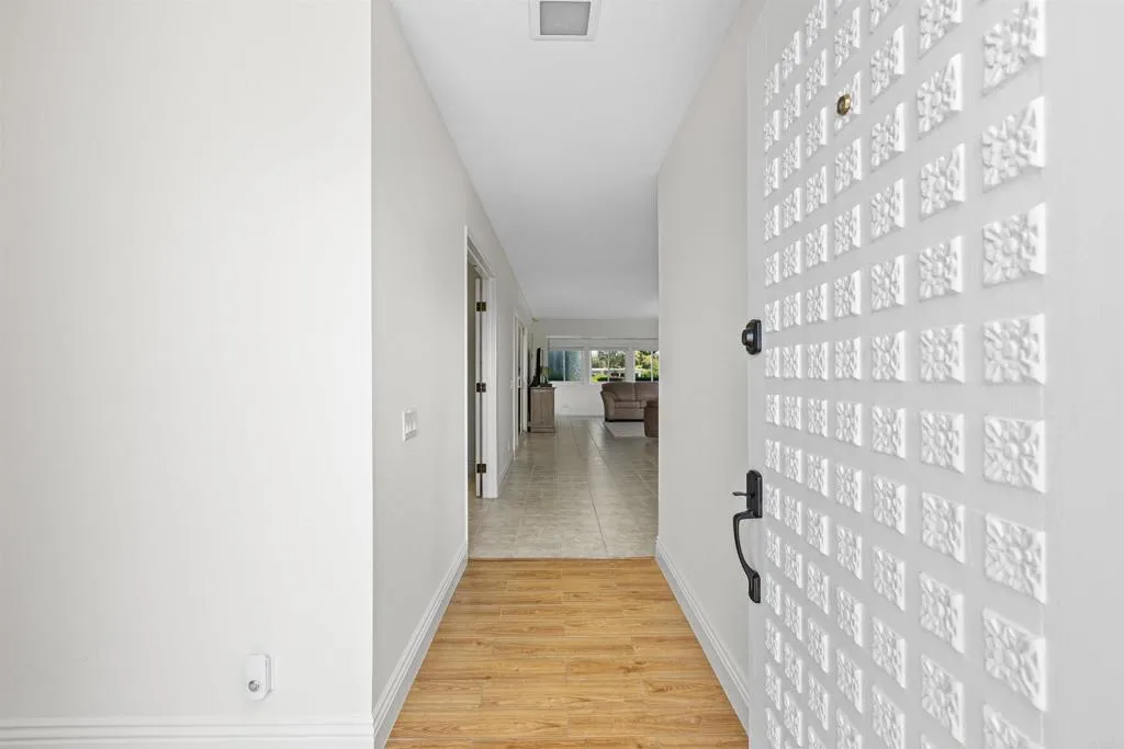 https://cdn.realtyfeed.com/cdn/127/306730903/c198201a97a5908874a08fb9fff9af4d.webp