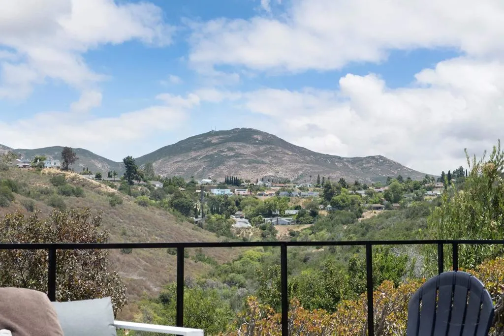 https://cdn.realtyfeed.com/cdn/127/306730909/934d0be37a6b1447e3e7692a033e36d9.webp
