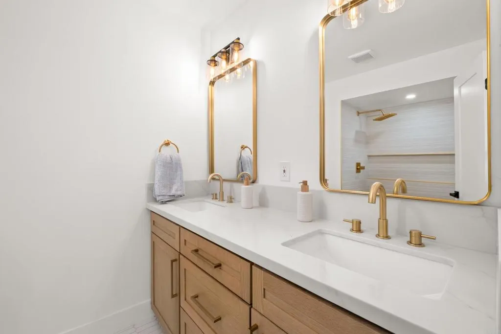 https://cdn.realtyfeed.com/cdn/127/306730909/bfc9e10340fcfb4294301a353440ab34.webp