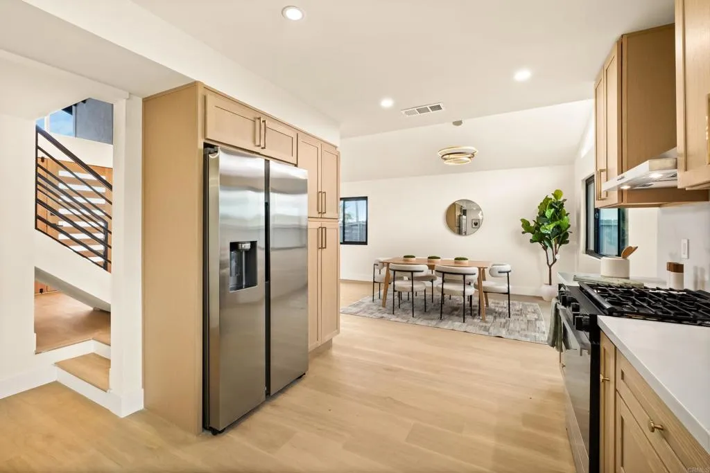 https://cdn.realtyfeed.com/cdn/127/306730909/caa84c06712b297f74ce620d1bdb65b8.webp