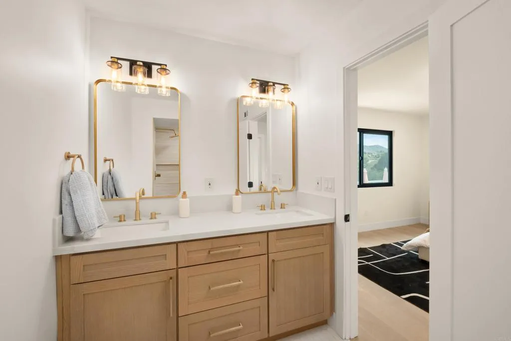 https://cdn.realtyfeed.com/cdn/127/306730909/d6162fffd3c9aeb3ed5e36af30e78e59.webp