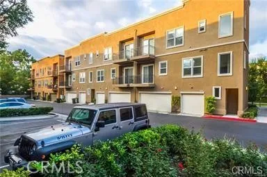 Fullerton, CA 92833