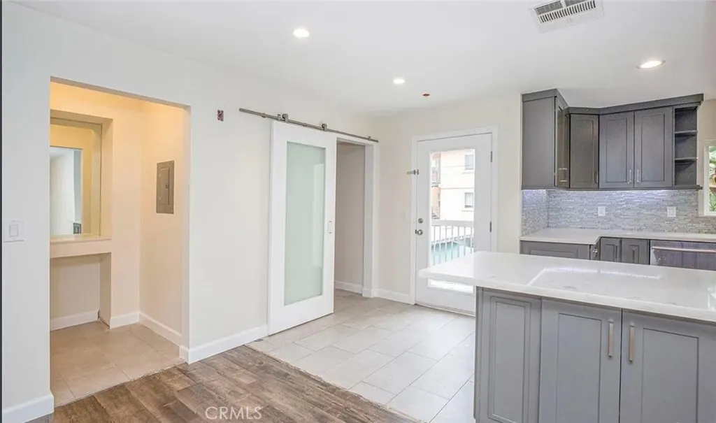 242 W Linden Ave. Unit 201, Burbank, CA 91502 - Photo 3 of 14, Burbank, CA