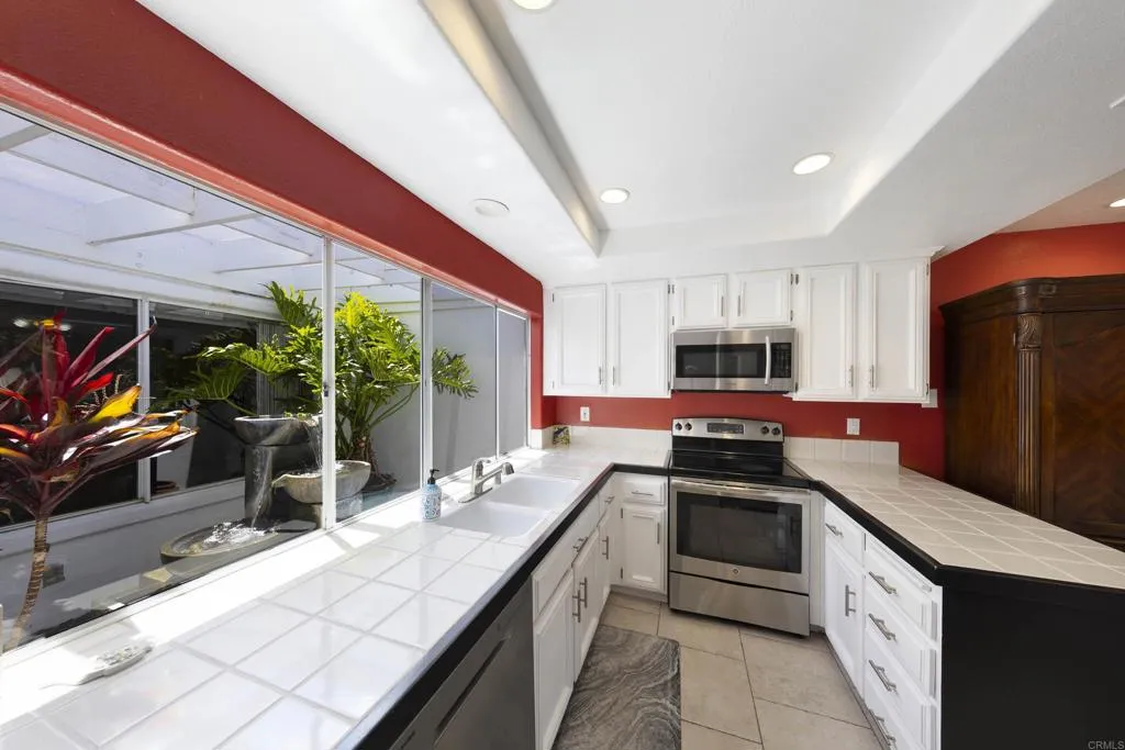 https://cdn.realtyfeed.com/cdn/127/306730975/6608b387a14686d51e6a22b013b95943.webp