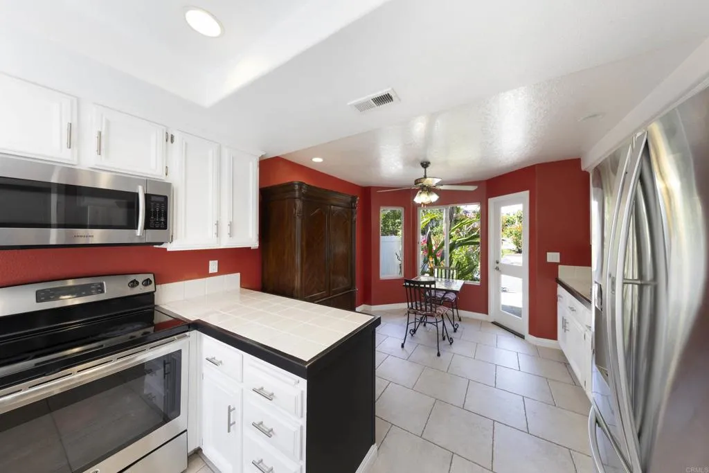 https://cdn.realtyfeed.com/cdn/127/306730975/9359bec0718ce241899d8a38835aab72.webp