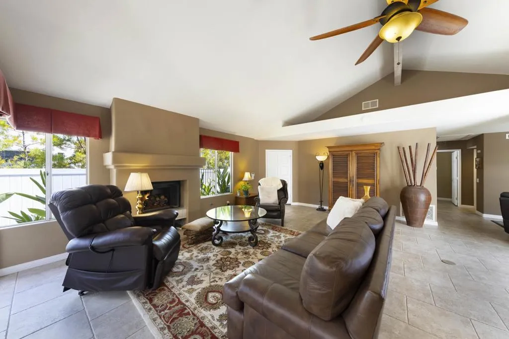 https://cdn.realtyfeed.com/cdn/127/306730975/c716eba760bc8f29d2976c6a29bcbe8d.webp