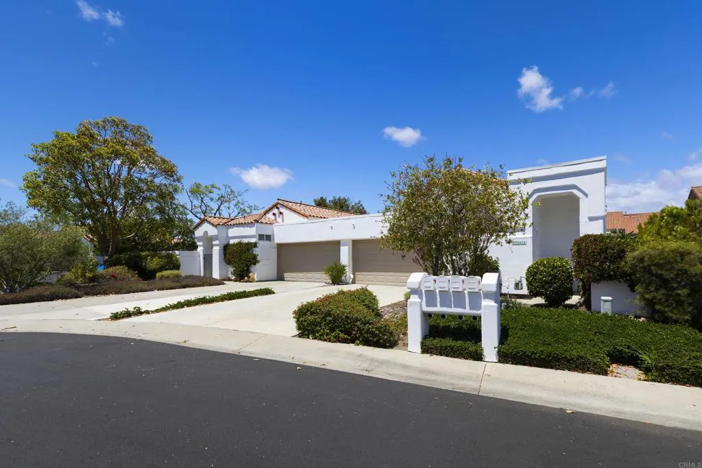 https://cdn.realtyfeed.com/cdn/127/306730975/d29f38e369cffbda4c1a68157a3dbe39.webp