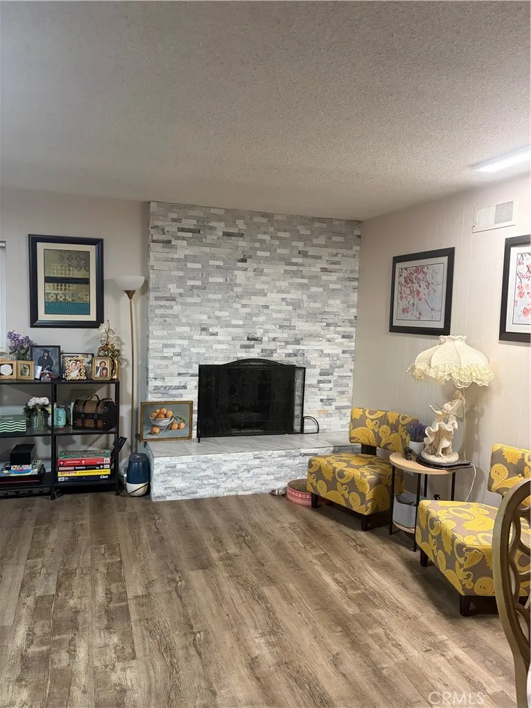 https://cdn.realtyfeed.com/cdn/127/306730979/dca47b70ba8eefbe74146d0068423b2d.webp