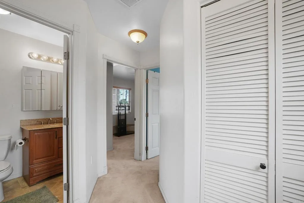 https://cdn.realtyfeed.com/cdn/127/306731006/40a9d7411e0340a90394d8911351a1c4.webp