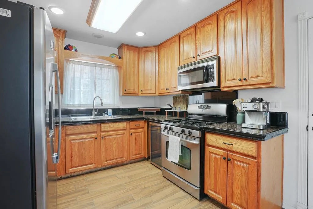 https://cdn.realtyfeed.com/cdn/127/306731006/883b89a44ce63542e4fe1d5155ae2dfa.webp