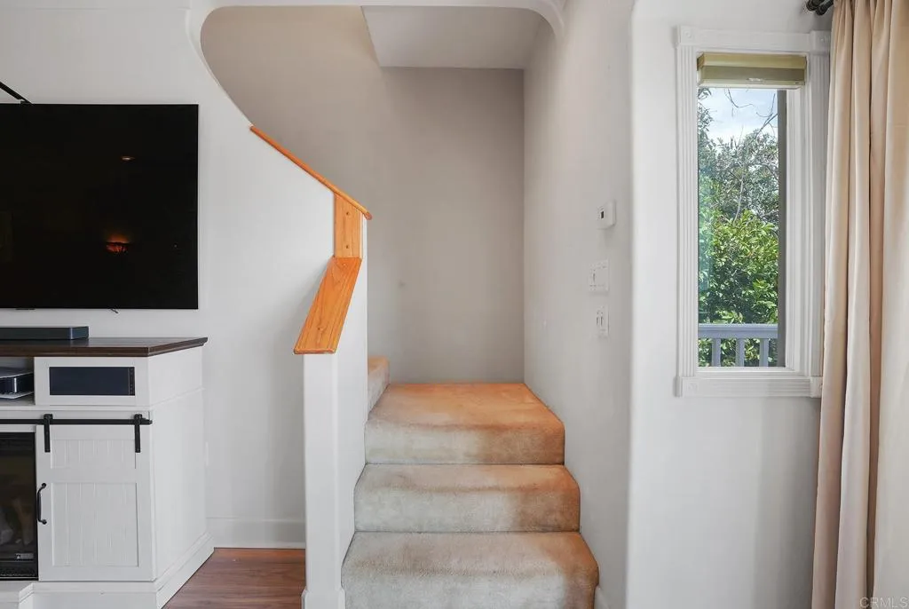 https://cdn.realtyfeed.com/cdn/127/306731006/9e9e5bf965823e16f9650bfdeaeca2f0.webp