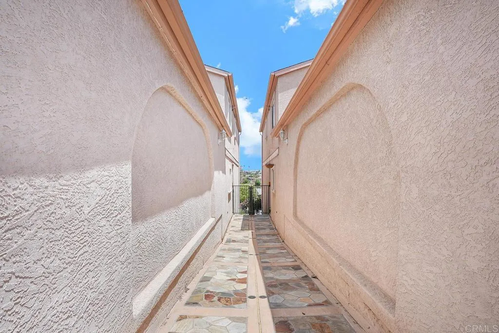 https://cdn.realtyfeed.com/cdn/127/306731006/df3677df3f8087199679468a58f2f62b.webp